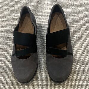 Clarks women’s shoes.  Size 7.5m.